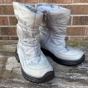 Anna almeida grey snow boots size